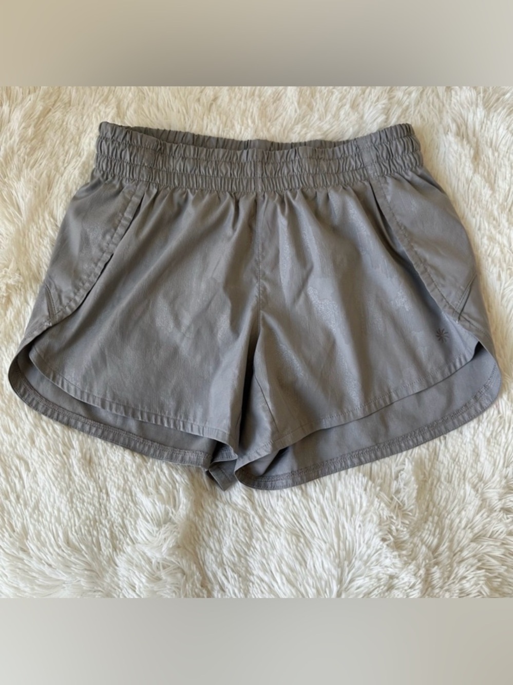 ATHLETA Go The Distance Gray Running Athletic Workout Shorts 4” Size Small
